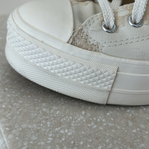 Converse Chuck Taylor All Star Lift Platform Tonal Embroidery  Shoe Size 8 🤍❤️ - Picture 14 of 17